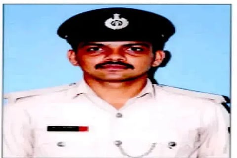 ಕೆಎಸ್‌ಆರ್‌ಪಿ 8ನೇ ಪಡೆಯ ಪೊಲೀಸ್ ಕಾನ್ಸ್‌ಟೇಬಲ್ ಈರಣ್ಣ ಗುಡಾದಾರ್.