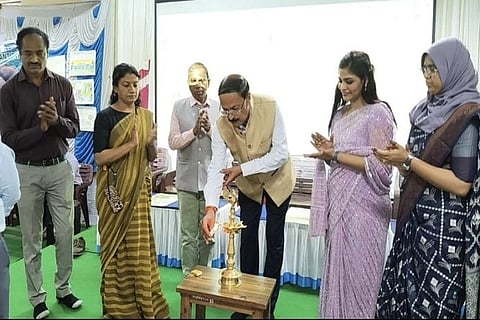 ಪೊನ್ನಂಪೇಟೆಯ ಅರಣ್ಯ ಮಹಾವಿದ್ಯಾಲಯದಲ್ಲಿ ನಡೆದ ವಿಶ್ವ ಆನೆ ದಿನ ಕಾರ್ಯಕ್ರಮವನ್ನು ಕಾಲೇಜಿನ ಡೀನ್ ಡಾ. ದೇವಗಿರಿ ಉದ್ಘಾಟಿಸಿದರು. ವಿನೀತಾ ಚೌಹಾಣ್, ಪ್ರೊ. ಸಿ. ಜೆ ಕುಶಾಲಪ್ಪ, ತಶೀನಾ ಭಾನು, ಪ್ರೊ. ಜಡೇಗೌಡ ಇದ್ದರು. 