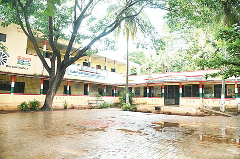 govt school ಸರ್ಕಾರಿ ಶಾಲೆಗಳ ಕಟ್ಟಡ.