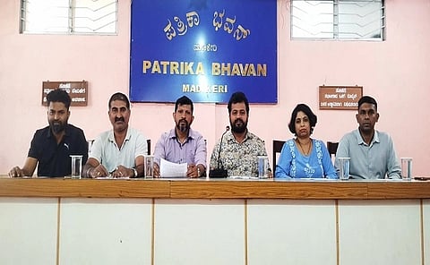 ಸುದ್ದಿಗೋಷ್ಠಿಯಲ್ಲಿ ಕೊಡಗು ಗೌಡ ಯುವ ವೇದಿಕೆ ಕಾರ್ಯದರ್ಶಿ ಪುದಿಯನೆರವನ ರಿಶಿತ್ ಮಾದಯ್ಯ ಮಾತನಾಡಿದರು.