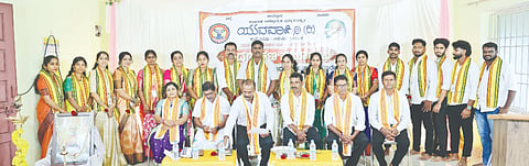  ಕುಪ್ಪೆಪದವು ಗ್ರಾಪಂ ಸಭಾಭವನದಲ್ಲಿ ಯುವವಾಹಿನಿ ಕುಪ್ಪೆಪದವು-ಎಡಪದವು ಘಟಕದ ಪದಾಧಿಕಾರಿಗಳ ಪದಗ್ರಹಣ ಕಾರ್ಯಕ್ರಮ ನಡೆಯಿತು. ಸಮಾಜದ ಮುಖಂಡ ಉಮೇಶ್ ಪೂಜಾರಿ ಸೂರಲ್ಪಾಡಿ, ಕೇಂದ್ರ ಸಮಿತಿ ಅಧ್ಯಕ್ಷ ಅಶೋಕ್ ಕುಮಾರ್ ಪಡ್ಪು, ಯುವವಾಹಿನಿ ನಿರ್ಗಮನ ಅಧ್ಯಕ್ಷ ಶ್ರೀಧರ ಪೂಜಾರಿ ಮೊದಲಾದವರಿದ್ದರು.