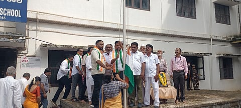  ಅಡ್ಡೂರಿನ ಸಹರಾ ಆಂಗ್ಲ ವಾಧ್ಯಮ ಶಾಲೆಯಲ್ಲಿ ಎಟಿಎಲ್ ಸಿಇಒ ಅಶ್ರಫ್ ತೋಕೂರು ಧ್ವಜಾರೋಹಣ ವಾಡಿ ವಾತನಾಡಿದರು. ಪ್ರಮುಖರಾದ ಯು.ಪಿ.ಇಬ್ರಾಹಿಂ, ರಿಜ್ವಾನ್ ತೋಕೂರು, ಎ.ಕೆ.ಇಸ್ಮಾಯಿಲ್ ಮೊದಲಾದವರಿದ್ದರು.  