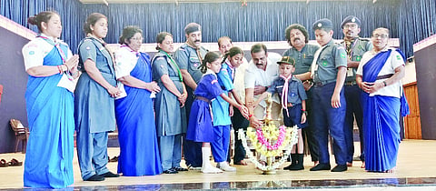 ಕಬ್ಸ್-ಬುಲ್‌ಬುಲ್ ಉತ್ಸವ ಉದ್ಘಾಟನೆಯಲ್ಲಿ ಸಂತೋಷ್ ಶೆಟ್ಟಿ ಶೆಡ್ಡೆ ಹೊಸಲಕ್ಕೆ, ಸುನೀಲ್ ಗಂಜಿಮಠ, ಭರತ್‌ರಾಜ್, ಸುರೇಶ್ ಶೆಟ್ಟಿ, ಜಯಲಕ್ಷ್ಮೀ, ಲತಾ, ಅಸುಂತಾ ಕ್ರಾಸ್ತಾ ಮೊದಲಾದವರು ಉಪಸ್ಥಿತರಿದ್ದರು.