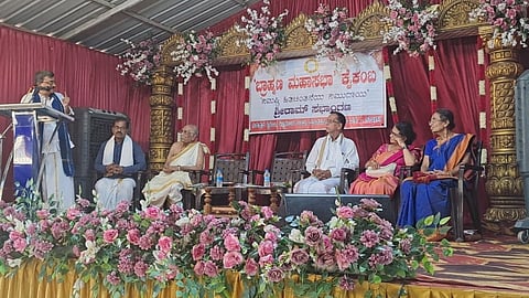 ಬ್ರಾಹ್ಮಣ ಮಹಾಸಭಾ ಗುರುಪುರ ಕೈಕಂಬ ವಲಯದ ಸಪ್ತಮ ವಾರ್ಷಿಕೋತ್ಸವದಲ್ಲಿ ಪ್ರದೀಪ ಕುಮಾರ್ ಕಲ್ಕೂರ, ರವಿ ಭಟ್, ಎಂ.ಹರಿ ರಾವ್ ಕೈಕಂಬ, ಸುಧೀಂದ್ರ ರಾವ್, ಮೊದಲಾದವರಿದ್ದರು.