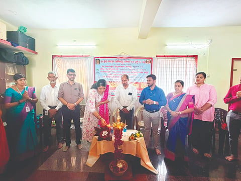 ಪಚ್ಚನಾಡಿಯ ಆಶ್ರಯ ಮಿತ್ರವೃಂದ ರಂಗಮಂದಿರದಲ್ಲಿ ಉಚಿತ ಆರೋಗ್ಯ ತಪಾಸಣಾ ಶಿಬಿರ ನಡೆಯಿತು. ಧರ್ಮಸ್ಥಳ ಗ್ರಾಮಾಭಿವೃದ್ಧಿ, ಬಿ.ಸಿ.ಟ್ರಸ್ಟ್‌ನ ಯೋಜನಾಧಿಕಾರಿ ಗಿರೀಶ್ ಕುಮಾರ್, ಯೇನೆಪೋಯ ಡೆಂಟಲ್ ಕಾಲೇಜಿನ ಸರ್ಜನ್ ಡಾ.ಸುಭಾಷ್ ರೈ, ಮಾಜಿ ಕಾರ್ಪೊರೇಟರ್ ಸಂಗೀತಾ ಆರ್.ನಾಯಕ್ ಮೊದಲಾದವರಿದ್ದರು.