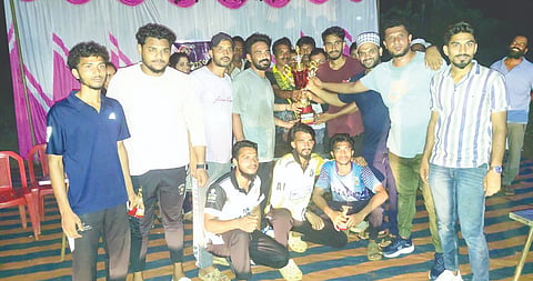 ಮೀಟಿಂಗ್ ಜಿಲ್ಲಾ ಮಟ್ಟದ ನಾರ್ಕೋ ಕೋ-ಆರ್ಡಿನೇಷನ್ ಸೆಂಟರ್ ಸಮಿತಿ ಸಭೆಯಲ್ಲಿ ಜಿಲ್ಲಾಧಿಕಾರಿ ದರ್ಶನ್ ಎಚ್.ವಿ., ಪೊಲೀಸ್ ಆಯುಕ್ತ ಸುಧೀರ್ ಕುಮಾರ್ ರೆಡ್ಡಿ, ಪೊಲೀಸ್ ಅಧೀಕ್ಷಕ ಡಾ. ಅರುಣ್ ಕೆ. ಉಪಸ್ಥಿತರಿದ್ದರು.