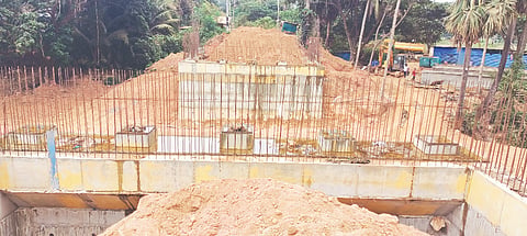 ಉಳಾಯಿಬೆಟ್ಟು ಗ್ರಾಪಂ ವ್ಯಾಪ್ತಿಯ ಹೊಸ ಸೇತುವೆ ಹತ್ತಿರ ನಿರ್ಮಿಸುತ್ತಿರುವ ಕಿರು ಸೇತುವೆ ಕಾಮಗಾರಿ.