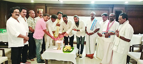 ಮಂಗಳೂರಿನಲ್ಲಿ ನಡೆಯಲಿರುವ ಧರ್ಮಾವಲೋಕನ ಸಭೆಯ ಪೂರ್ವಭಾವಿ ಸಭೆಗೆ ಭಾನುವಾರ ಚಾಲನೆ ನೀಡಲಾಯಿತು.