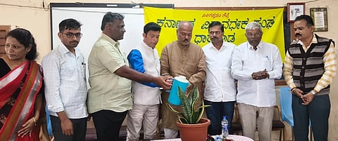ವಿಜಯನಗರ ಪದವಿ ಪೂರ್ವ ಕಾಲೇಜ್‌ನಲ್ಲಿ (vidyavardaka)ಇತ್ತೀಚೆಗೆ ಏರ್ಪಡಿಸಿದ್ದ ಶಿಕ್ಷಣದಲ್ಲಿ ‘ಸಹಪಠ್ಯ ಚಟುವಟಿಕೆ ಮಹತ್ವ’ ಕಾರ್ಯಕ್ರಮವನ್ನು ರವೀಂದ್ರನಾಥ ದಂಡಿನ ಉದ್ಘಾಟಿಸಿದರು.