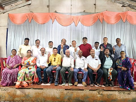 office bearers ಧಾರವಾಡದಲ್ಲಿ ಇತ್ತೀಚೆಗೆ ಸಮಗಾರ ಶ್ರೀ ಹರಳಯ್ಯ ಸಮಾಜ ಪಂಚ ಕಮಿಟಿಗೆ ನೂತನ ಪದಾಧಿಕಾರಿಗಳನ್ನು ಆಯ್ಕೆ ಮಾಡಲಾಯಿತು.