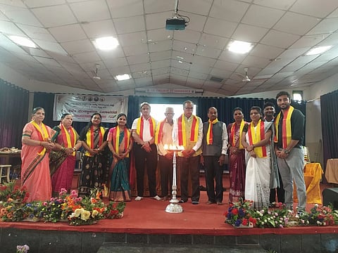ಹುಬ್ಬಳ್ಳಿಯ (literature) ಕೆಎಲ್‌ಇ ಸಂಸ್ಥೆಯ ಜೆ.ಜಿ. ವಾಣಿಜ್ಯ ಮಹಾವಿದ್ಯಾಲಯದಲ್ಲಿ ಮಂಗಳವಾರ ಏರ್ಪಡಿಸಿದ್ದ 112ನೇ ಕನ್ನಡ ಸಾಹಿತ್ಯ ಪರಿಷತ್ತಿನ ಸಂಸ್ಥಾಪನಾ ದಿನಾಚರಣೆ ಮತ್ತು ಕನ್ನಡ ನಾಡು-ನುಡಿ ಕುರಿತು ವಿಶೇಷ ಉಪನ್ಯಾಸ ಕಾರ್ಯಕ್ರಮವನ್ನು ಉದ್ಘಾಟಿಸಲಾಯಿತು.