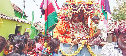 ಚ್. ಡಿ. ಕೋಟೆ  ತಾಲೂಕಿನ. ಹೊಮ್ಮರಗಳ್ಳಿ ಗ್ರಾಮದಲ್ಲಿ ಶ್ರೀ ದುರ್ಗಾಪರಮೇಶ್ವರಿ ಅಮ್ಮನವರ  ಜಾತ್ರಾ ಮಹೋತ್ಸವ ವಿಜೃಂಭಣೆಯಿಂದ ನೆರವೇರಿತು. 