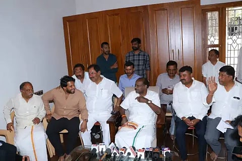 ಕೋಲಾರದಲ್ಲಿ ನಡೆದ ಪತ್ರಿಕಾಗೋಷ್ಠಿಯಲ್ಲಿ ಕೇಂದ್ರ ಸಚಿವ ಎಚ್​.ಡಿ.ಕುಮಾರಸ್ವಾಮಿ ಮಾತನಾಡಿದರು.
