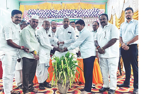 ಹನುಮಸಾಗರದ ಶಾದಿಮಹಲ್‌ನಲ್ಲಿ ಆರೋಗ್ಯ ತಪಾಸಣೆ ಉಚಿತ ಶಿಬಿರವನ್ನು ಕಾಂಗ್ರೆಸ್ ಜಿಲ್ಲಾಧ್ಯಕ್ಷ, ಮಾಜಿ ಸಚಿವ ಅಮರೇಗೌಡ ಪಾಟೀಲ್ ಬಯ್ಯಪುರ ಉದ್ಘಾಟಿಸಿದರು. ಪ್ರಮುಖರಾದ ಗೇಸುದರಾಜ್ ಮೂಲಿಮನಿ, ಡಾ. ನಜೀರಸಾಬ್ ಮೆಣೇಧಾಳ, ಸಂಗಯ್ಯ ವಸ್ತ್ರದ, ಬಸವರಾಜ ಹಳ್ಳೂರು, ಸೂಚಪ್ಪ ದೇವರಮನಿ, ಮಂಜುನಾಥ ಹುಲ್ಲೂರು, ರಾಜೇಸಾಬ್ ಕುಷ್ಟಗಿ ಇತರರಿದ್ದರು.