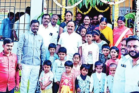 Development: ಹಿರಿಯೂರು ತಾಲೂಕಿನ ಬಬ್ಬೂರಿನಲ್ಲಿ ನೂತನ ಅಂಗನವಾಡಿ ಕೇಂದ್ರವನ್ನು ಜಿಲ್ಲಾ ಸಚಿವ ಡಿ. ಸುಧಾಕರ್ ಲೋಕಾರ್ಪಣೆ ಮಾಡಿದರು. 