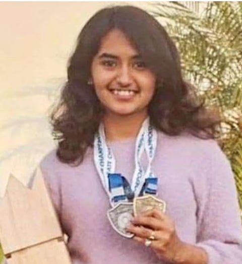 ಕಾರು ಅಫಘಾತದಲ್ಲಿ ಮೃತಪಟ್ಟಿರುವ ಯುವತಿ ಕ್ಷಿಪ್ರ