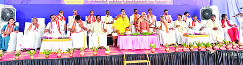 ಶ್ರೀ ಶಕ್ತಿ ಜಟಾಧಾರಿ ಭಜನಾ ಮಂದಿರ ಲೋಕಾರ್ಪಣೆ, ದೇವರ ಬೆಳ್ಳಿಯ ಉಬ್ಬು ಛಾಯಾ ಬಿಂಬದ ಪ್ರತಿಷ್ಠಾಪನಾ ಮಹೋತ್ಸವ ಧಾರ್ಮಿಕ ಸಭೆಯಲ್ಲಿ ಒಡಿಯೂರಿನ ಶ್ರೀ ಗುರುದೇವಾನಂದ ಸ್ವಾಮೀಜಿ ಮಾತನಾಡಿದರು.