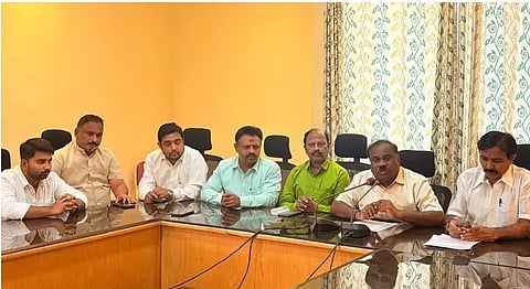 jds conference ಮಹಾನಗರ ಜಿಲ್ಲಾಧ್ಯಕ್ಷ ಗುರುರಾಜ ಹುಣಶಿಮರದ ಮಾತನಾಡಿದರು.