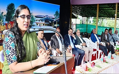 ಮೂರ್ನಾಡು ಜ್ಞಾನಜ್ಯೋತಿ ವಿದ್ಯಾಸಂಸ್ಥೆಯ ೨೬ನೇ ವರ್ಷದ ಶಾಲಾವಾರ್ಷಿಕೋತ್ಸವ ಸಮಾರಂಭದಲ್ಲಿ ಆರ್.ಐಶ್ಚರ್ಯ ಮಾತನಾಡಿದರು. 