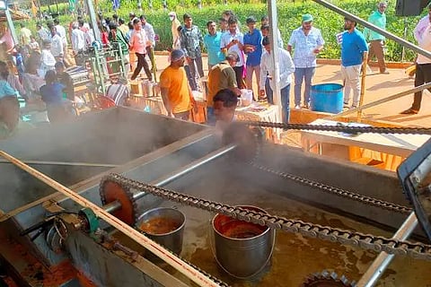 ಬೆಲ್ಲ ತಯಾರಿಸುವ ಯಂತ್ರೋಪಕರಣ