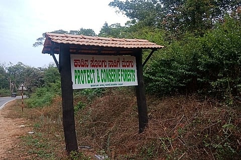 Tನಾಮಫಲಕಗಳಲ್ಲಿ ಶೇ. 60ರಷ್ಟು ಕನ್ನಡ ಕಡ್ಡಾಯ ಆದೇಶ ನವೆಂಬರ್ ಮಾಸದಲ್ಲಾದರೂ ಜಾರಿಗೆ ಬರಲಿ ಎನ್ನುವುದು ಕನ್ನಡಾಭಿಮಾನಿಗಳ ಆಶಯ
