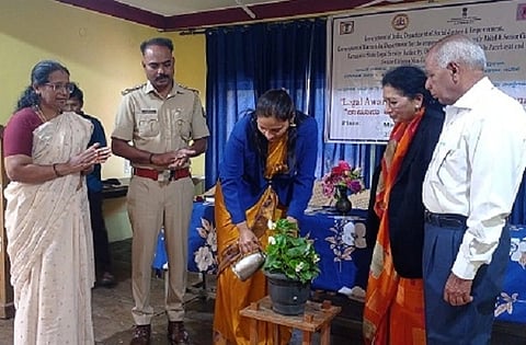 ನಗರದ ಶಿಶು ಕಲ್ಯಾಣ ಸಂಸ್ಥೆಯಲ್ಲಿ ಶುಕ್ರವಾರ ನಡೆದ ಕಾನೂನು ಅರಿವು ಮತ್ತು ನೆರವು ಶಿಬಿರವನ್ನು ಶುಭ ಉದ್ಘಾಟಿಸಿದರು. ಮೀನಾ ಕುಮಾರಿ, ಚಂದ್ರಶೇಖರ್, ತಿಮ್ಮಯ್ಯ ಇತರರಿದ್ದರು.