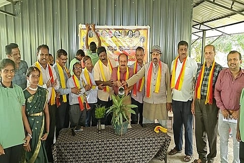 ಕೊಡಗು ಜಿಲ್ಲಾ ಕನ್ನಡ ಸಾಹಿತ್ಯ ಪರಿಷತ್ತು, ಕುಶಾಲನಗರ ತಾಲೂಕು ಕ.ಸಾ.ಪ. ಹಾಗೂ ಹೆಬ್ಬಾಲೆ ವಲಯದ ಕ.ಸಾ.ಪ. ಘಟಕದ ವತಿಯಿಂದ ತೊರೆನೂರು ಸರ್ಕಾರಿ ಪ್ರೌಢಶಾಲೆಯಲ್ಲಿ ನಡೆದ ಪಟೇಲ್ ಸಣ್ಣಯ್ಯ ವಾರ್ಷಿಕ ದತ್ತಿ ಉಪನ್ಯಾಸ ಕಾರ್ಯಕ್ರಮವನ್ನು ಬಿ.ಆರ್. ಸತ್ಯನಾರಾಯಣ ಉದ್ಘಾಟಿಸಿದರು. ಡಾ. ಜೆ. ಸೋಮಣ್ಣ, ಟಿ.ಜಿ. ಪ್ರೇಮಕುಮಾರ್, ಎಚ್.ಬಿ. ಚಂದ್ರಪ್ಪ, ಕೆ.ಎಸ್. ಕೃಷ್ಣೇಗೌಡ ಮತ್ತಿತರರು ಇದ್ದರು.