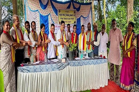  ಹೆಬ್ಬಾಲೆ ಬನಶಂಕರಿ ಜಾತ್ರೆ ಅಂಗವಾಗಿ ಏರ್ಪಡಿಸಿದ್ದ ಕವಿಗೋಷ್ಠಿಯನ್ನು ಪಶು ವೈದ್ಯಾಧಿಕಾರಿ ಡಾ. ಅಮೃತಾ ಉದ್ಘಾಟಿಸಿದರು. ಎಂ.ಪಿ. ಕೇಶವಕಾಮತ್, ಟಿ.ಪಿ. ರಮೇಶ್, ಮುನಿರ್ ಅಹ್ಮದ್, ಜಮೀರ್ ಅಹಮದ್, ಕೆ.ಎಸ್. ನಾಗೇಶ್, ಎಂ.ಎನ್. ಮೂರ್ತಿ, ಭಾರದ್ವಾಜ್ ಕೆ. ಆನಂದತೀರ್ಥ, ಉಮೇಶ್, ಶೈಲಾ ಇತರರು ಇದ್ದರು.