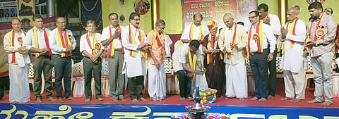  ಕಡಬ ತಾಲೂಕು 5ನೇ ಕನ್ನಡ ಸಾಹಿತ್ಯ ಸಮ್ಮೇಳನವನ್ನು ನಿವೃತ್ತ ಪ್ರಾಂಶುಪಾಲ ಡಾ.ವರದರಾಜ ಚಂದ್ರಗಿರಿ ಉದ್ಘಾಟಿಸಿದರು. ಮಾಜಿ ಶಾಸಕಿ ಶಕುಂತಳಾ ಟಿ.ಶೆಟ್ಟಿ, ಜಯಸೂರ್ಯ ರೈ ಮಾದೋಡಿ, ತಹಸೀಲ್ದಾರ ಗಣೇಶ್ ಮೊದಲಾದವರು ಉಪಸ್ಥಿತರಿದ್ದರು. 