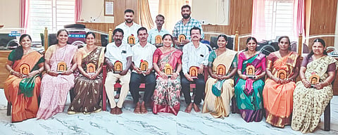 ಬೆಳಂದೂರು ಗ್ರಾಮ ಪಂಚಾಯಿತಿಯಲ್ಲಿ ಆಡಳಿತ ಮಂಡಳಿ ಸದಸ್ಯರಿಗೆ ಬೀಳ್ಕೊಡುಗೆ ನಡೆಯಿತು. ಗ್ರಾ.ಪಂ.ಉಪಾಧ್ಯಕ್ಷ ಜಯಂತ ಅಬೀರ, ಸದಸ್ಯರಾದ ವಿಠಲ ಗೌಡ ಅಗಳಿ, ಲೋಹಿತಾಕ್ಷ ಕೆಡೆಂಜಿಕಟ್ಟ ಮೊದಲಾದವರಿದ್ದರು.