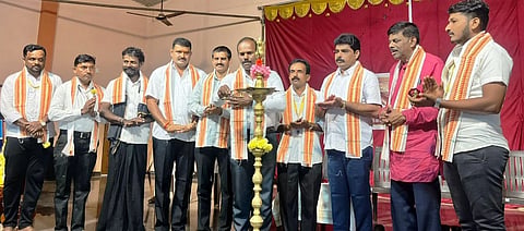 ತರಬೇತಿ ಕಾರ್ಯಾಗಾರವನ್ನು ಯುವವಾಹಿನಿ ಕೇಂದ್ರ ಸಮಿತಿ ಅಧ್ಯಕ್ಷ ಅಶೋಕ್ ಕುಮಾರ್ ಪಡ್ಪು ಉದ್ಘಾಟಿಸಿದರು. ಪ್ರಮುಖರಾದ ಉಮೇಶ್, ರಾಜೇಂದ್ರ ಭಟ್, ಸತೀಶ್ ಕುಮಾರ್ ಕೆಡೆಂಜಿ, ಅಶೋಕ್ ನೆಕ್ರಾಜೆ, ಪ್ರಕಾಶ್ ಪಾವ್ಲ್ ಡಿಸೋಜ ಮತ್ತಿತರರು ಉಪಸ್ಥಿತರಿದ್ದರು.