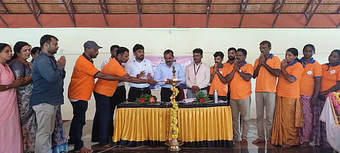  ಶೌರ್ಯ ಘಟಕದ ವಾರ್ಷಿಕ ಕೋರ್ ಕಮಿಟಿ ಸಭೆಯನ್ನು ಜಿಲ್ಲಾ ನಿರ್ದೇಶಕ ಎ.ಬಾಬು ನಾಯ್ಕ ಉದ್ಘಾಟಿಸಿದರು. ಜಯವಂತ ಪಟಗಾರ, ನಿತೇಶ್ ಕೆ., ಪ್ರಕಾಶ್ ಇತರರು ಉಪಸ್ಥಿತರಿದ್ದರು.