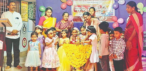  ಸಬಳೂರು ಉ.ಹಿ.ಪ್ರಾಥಮಿಕ ಶಾಲಾ ಮುಖ್ಯ ಶಿಕ್ಷಕಿ ವಾರಿಜಾ ಬಿ. ಬಾಲಮೇಳ ಉದ್ಘಾಟಿಸಿದರು. ಅಂಗನವಾಡಿ ಕಾರ್ಯಕರ್ತೆ ಯಶೋದಾ, ಶಿವಾಜಿ ಗೆಳೆಯರ ಬಳಗದ ಅಧ್ಯಕ್ಷ ನಿರಂಜನ್, ಪ್ರಭಾರ ಮೇಲ್ವಿಚಾರಕಿ ಭವಾನಿ ಮತ್ತಿತರರು ಇದ್ದರು.  