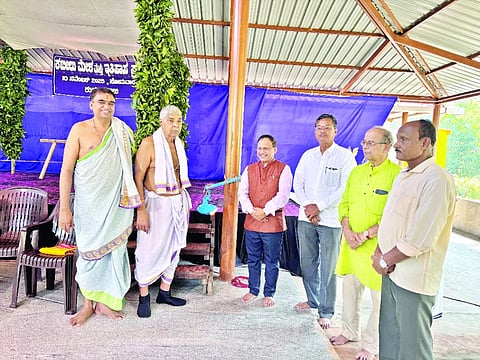 ಕಟೀಲು ದೇವಳದ ಕುದ್ರುವಿನಲ್ಲಿ ಕಟೀಲು ಮೇಳ ಮತ್ತು ಇತಿಹಾಸ ಪ್ರಜ್ಞೆ ಕಾರ್ಯಕ್ರಮ ಸೋಮವಾರ ನಡೆಯಿತು. 