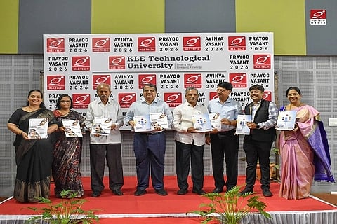 ಹುಬ್ಬಳ್ಳಿಯ ಕೆಎಲ್‌ಇ ತಾಂತ್ರಿಕ ವಿಶ್ವವಿದ್ಯಾಲಯದಲ್ಲಿ kle university ಮಂಗಳವಾರ ಪ್ರದರ್ಶನಿಯ ಸಂಕಲನ ಬಿಡುಗಡೆ ಮಾಡಲಾಯಿತು.