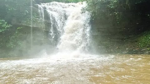 ಕಳಸ ಸುರುಮನೆ ಜಲಪಾತ.