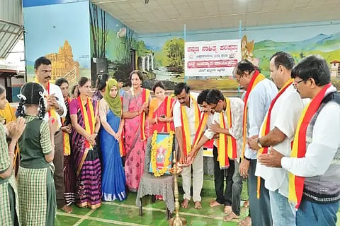 ಕಳಸದಲ್ಲಿ ಕಸಾಪ ದತ್ತಿ ಉಪನ್ಯಾಸ ಕಾರ್ಯಕ್ರಮವನ್ನು ಜಿಲ್ಲಾಧ್ಯಕ್ಷ ಸೂರಿ ಶ್ರೀನಿವಾಸ್ ಉದ್ಘಾಟಿಸಿದರು. ಮುಮ್ತಾಜ್ ಬೇಗಂ, ಎಂ.ಎಚ್.ಪೂರ್ಣೇಶ್, ಚಂದ್ರಕಲಾ, ಪ್ರೇಮ್‌ಕುಮಾರ್, ಕಿರಣ್ ಶೆಟ್ಟಿ, ಸುಮನಾ ಇತರರಿದ್ದರು.