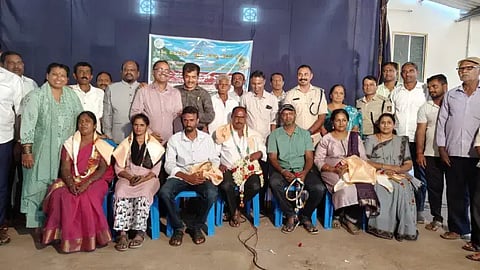  ಬೈರೇಗುಡ್ಡ ಬಳಿ ಕೆಎಸ್‌ಆರ್‌ಟಿಸಿ ಬಸ್‌ನಿಂದ ಟೈರ್ ಕಳಚಿ ನಿಂತಿರುವುದು.