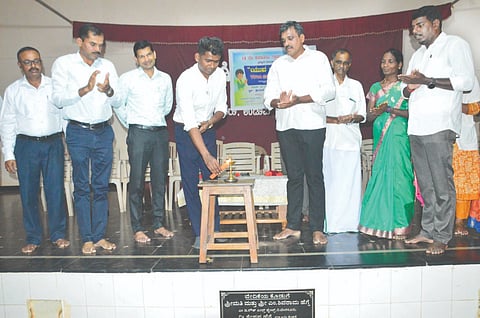  ಕಾಡೂರು ಗ್ರಾಪಂನಲ್ಲಿ ಸೋಮವಾರ ಯುವ ಗ್ರಾಮಸಭೆ ನಡೆಯಿತು. 
