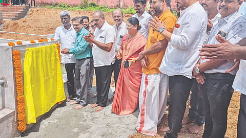  ಅಚ್ಲಾಡಿ ಶ್ರೀ ನಂದಿಕೇಶ್ವರ ಪುಷ್ಕರಣಿ ಅಭಿವೃದ್ಧಿ ಸಮಿತಿ ಆಶ್ರಯದಲ್ಲಿ ಶ್ರೀ ನಂದಿಕೇಶ್ವರ ಪುಷ್ಕರಣಿ ಲೋಕಾರ್ಪಣೆ ಹಾಗೂ ಅಭಿನಂದನೆ ಸಮಾರಂಭ ಜರುಗಿತು. ಸಂಸದ ಕೋಟ ಶ್ರೀನಿವಾಸ ಪೂಜಾರಿ, ರಾಮಪ್ರಸಾದ ಅಡಿಗ, ಸಾಕಮ್ಮ ಕೆ.ಶೆಟ್ಟಿ ಮೊದಲಾದವರಿದ್ದರು.