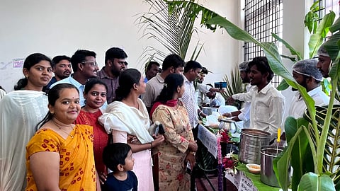 ಕೊಪ್ಪಳ ವಿವಿಯಲ್ಲಿ ಗುರುವಾರ ಹಾರ ಮೇಳ ಆಯೋಜಿಸಲಾಯಿತು. 