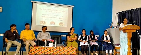 ಗ್ರಂಥಾಲಯ ಸಪ್ತಾಹ ಕಾರ್ಯಕ್ರಮದಲ್ಲಿ ಗ್ರಂಥಪಾಲಕಿ ಯಶೋದಾ ಮಾತನಾಡಿದರು. 
