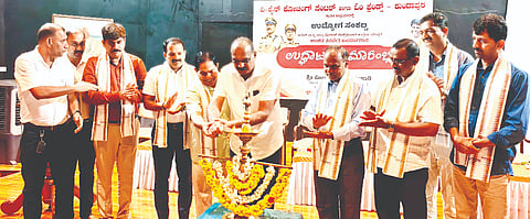  ಪೊಲೀಸ್ ಕಾನ್‌ಸ್ಟೆಬಲ್ ಹುದ್ದೆಯ ಲಿಖಿತ ಪರೀಕ್ಷೆಯ ಉಚಿತ ತರಬೇತಿ ಕಾರ್ಯಕ್ರಮವನ್ನು ಶಾಸಕ ಕಿರಣ್ ಕುಮಾರ್ ಕೊಡ್ಗಿ ಉದ್ಘಾಟಿಸಿದರು. ಪ್ರಮುಖರಾದ ಆನಂದ್ ಸಿ.ಕುಂದರ್, ರಾಘವೇಂದ್ರ ಶೆಟ್ಟಿ, ಹಕ್ಕಪ್ಪ ಲಮಾಣಿ ಮೊದಲಾದವರು ಉಪಸ್ಥಿತರಿದ್ದರು.  