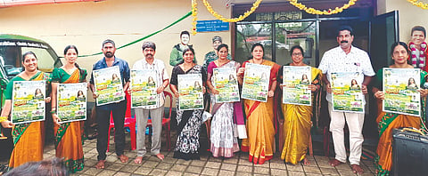 ಆಸಾಡಿ ಒಡ್ರ್ ಪೋಸ್ಟರನ್ನು ತಾಪಂ ಮಾಜಿ ಅಧ್ಯಕ್ಷೆ ಜ್ಯೋತಿ ಉದಯ್ ಕುಮಾರ್ ಬಿಡುಗಡೆಗೊಳಿಸಿದರು. ಪ್ರಮುಖರಾದ ಭಾರತಿ ಪ್ರವೀಣ್ ಪೂಜಾರಿ ಸಾಸ್ತಾನ, ಲೀಲಾವತಿ ಗಂಗಾಧರ್, ಶ್ರೀಕಾಂತ್ ಶೆಣೈ ಕೋಟ ಇದ್ದರು.