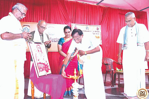 ಶ್ರೀ ಶಂಕರಾಚಾರ್ಯ ಜಯಂತಿ ಸಮಾರಂಭವನ್ನು ಶ್ರೀ ಗುರುನರಸಿಂಹ ದೇವಸ್ಥಾನ ಆಡಳಿತ ಮಂಡಳಿ ಸದಸ್ಯ ಕೆ.ತಾರಾನಾಥ ಹೊಳ್ಳ ಉದ್ಘಾಟಿದರು. ಪ್ರಮುಖರಾದ ಪಟ್ಟಾಭಿರಾಮ ಸೋಮಯಾಜಿ, ಎಂ.ಶಿವರಾಮ ಉಡುಪ, ಪಿ.ಸಿ.ಹೊಳ್ಳ , ಸಿ.ಸುಬ್ರಾಯ ಉರಾಳ ಮುಂತಾದವರು ಉಪಸ್ಥಿತರಿದ್ದರು.