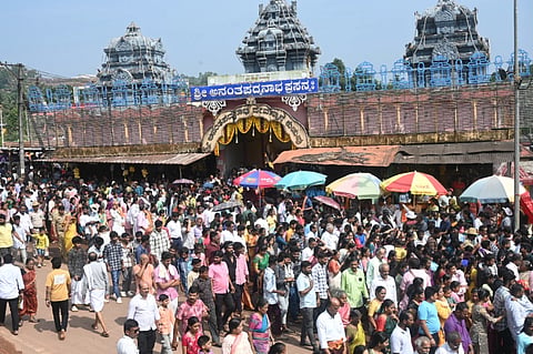 ಕುಡುಪು ಶ್ರೀ ಅನಂತ ಪದ್ಮನಾಭ ದೇವಸ್ಥಾನದಲ್ಲಿ ಸಾವಿರಾರು ಭಕ್ತರ 