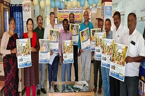 ಕುಶಾಲನಗರದ ಎಲ್‌ಐಸಿ ಶಾಖಾ ಕಚೇರಿಯಲ್ಲಿ ಆಯೋಜಿಸಲಾಗಿದ್ದ ಸಂಸ್ಥೆಯ 70ನೇ ಸಂಸ್ಥಾಪನಾ ದಿನಾಚರಣೆಯಲ್ಲಿ ನೂತನ ವಿಮಾ ಪಾಲಿಸಿಗಳನ್ನು ಬಿಡುಗಡೆ ಮಾಡಲಾಯಿತು. ಎಸ್.ಬಿ. ಶಿವಪ್ರಸಾದ್, ಎಡ್ವರ್ಡ್ ಜಾರ್ಜ್ ವಿಲಿಯಮ್, ಪದ್ಮನಾಭ ನಾಯಕ್, ಎಂ.ಡಿ. ಅಶೋಕ್, ಡಿ.ಎಸ್. ಸತೀಶ್ ಮತತಿತರರು ಇದ್ದರು.