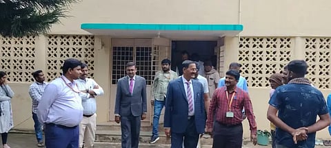 ರಾಜ್ಯ ಉಪ ಲೋಕಾಯುಕ್ತ ಬಿ.ವೀರಪ್ಪ ಅವರು ಗ್ರಾ.ಪಂಗೆ ಭೇಟಿ ನೀಡಿದ್ದರು. 