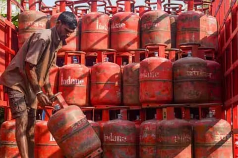  LPG Price Hike ಸಾಂದರ್ಭಿಕ ಚಿತ್ರ