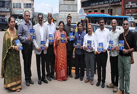 ಕೊಡವ ಮಕ್ಕಡ ಕೂಟದ ೧೨೭ನೇ ಪುಸ್ತಕ ಆಟ್ ಪಾಟ್ ಪಡಿಪುವಿನ ಏಳನೇ ಆವೃತ್ತಿಯನ್ನು ಲೋಕಾರ್ಪಣೆಗೊಳಿಸಲಾಯಿತು. ಡಾ.ಅವನಿಜ ಸೋಮಯ್ಯ, ಬೊಳ್ಳಜಿರ ಬಿ.ಅಯ್ಯಪ್ಪ, ವೀಣಾ ಅಚ್ಚಯ್ಯ ಇತರರಿದ್ದರು.